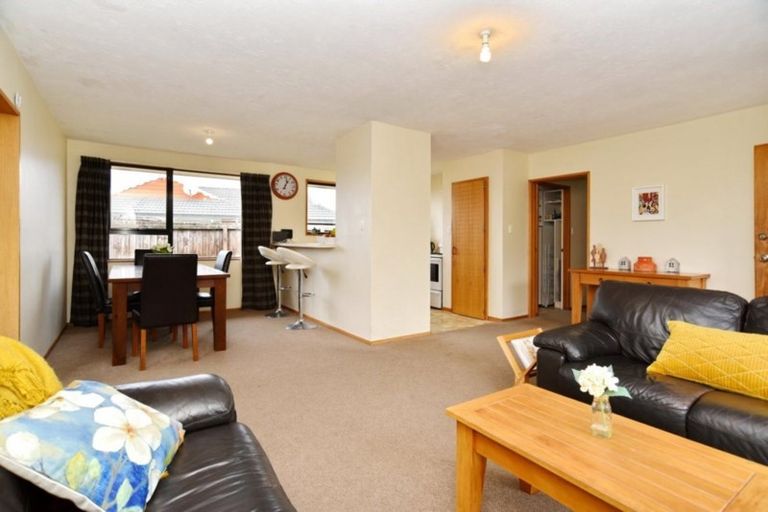 Photo of property in 11a Mulberry Place, Redwood, Christchurch, 8051