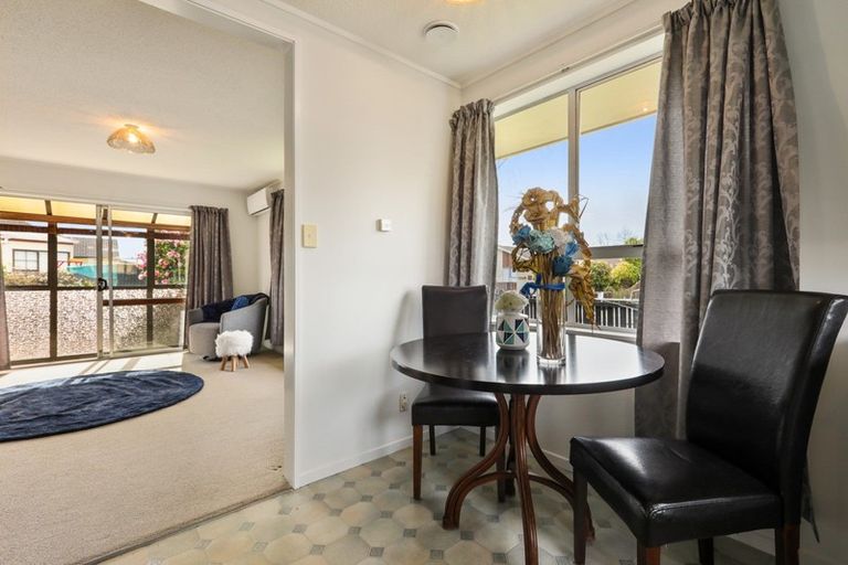 Photo of property in 1/39 Chipping Lane, Redwood, Christchurch, 8051