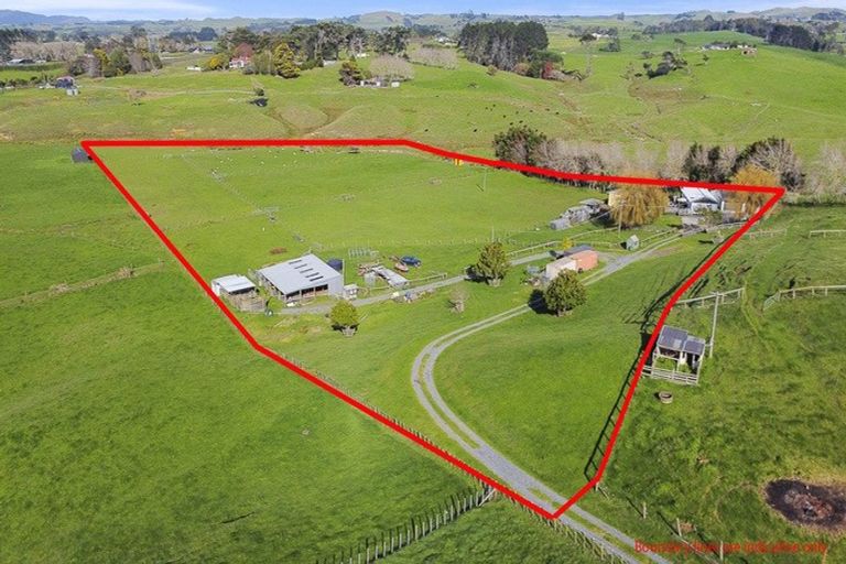 Photo of property in 141 Karioitahi Road, Waiuku, 2683