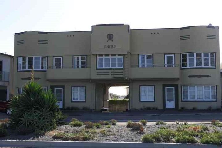 Photo of property in 4/541 Marine Parade, Napier South, Napier, 4110