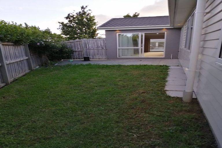 Photo of property in 1 Poaka Avenue, Takanini, 2112