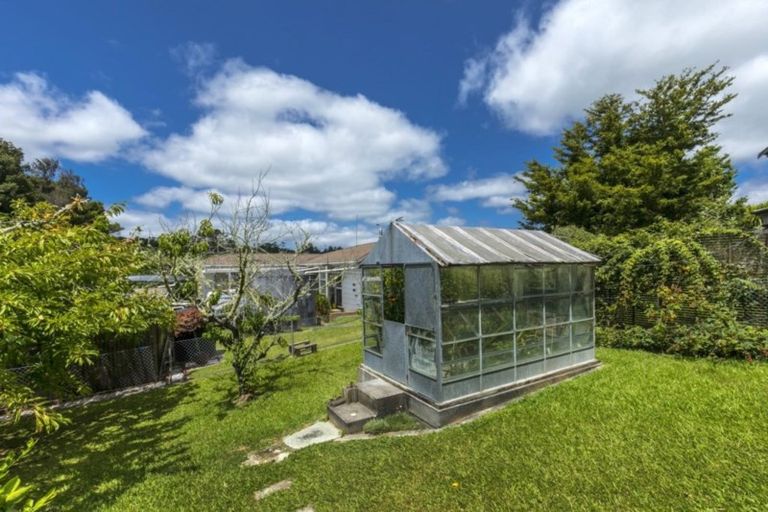 Photo of property in 33 Tauhinu Road, Greenhithe, Auckland, 0632