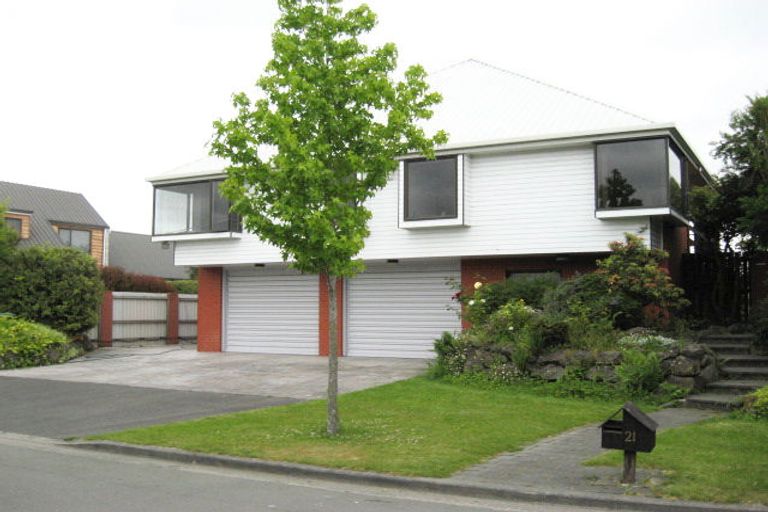 Photo of property in 21 Derenzy Place, Avonhead, Christchurch, 8042