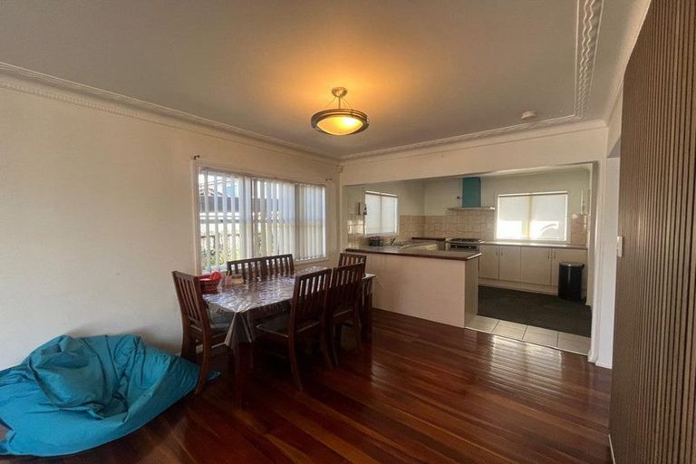 Photo of property in 20 Harrington Road, Henderson, Auckland, 0610