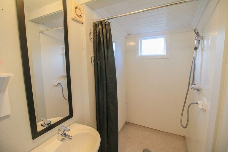 Photo of property in 25 Burrows Street, Bluff, 9814