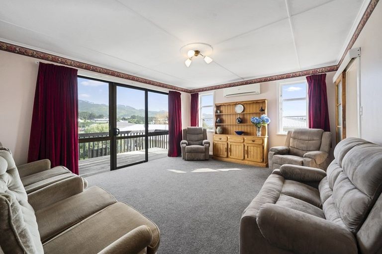 Photo of property in 21a Huanui Street, Ranui, Porirua, 5024