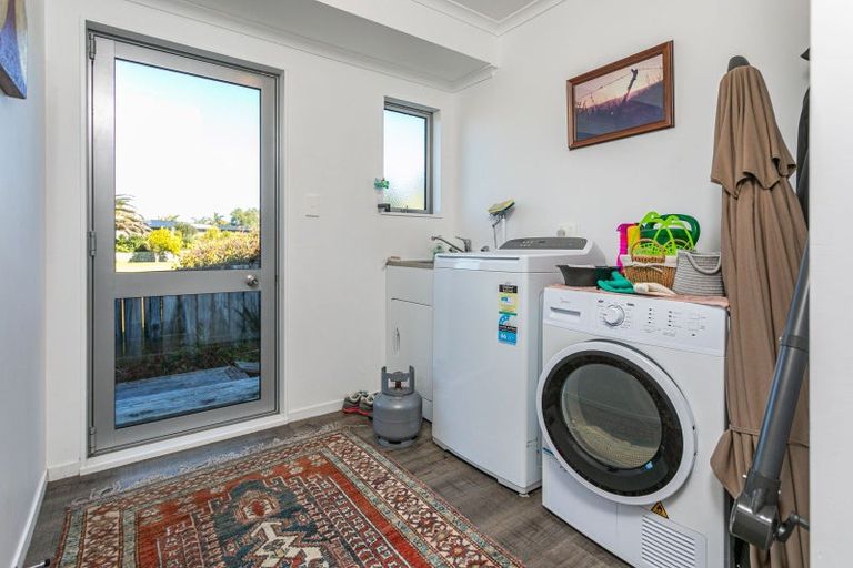 Photo of property in 40 Tairua Palms Place, Tairua, 3508