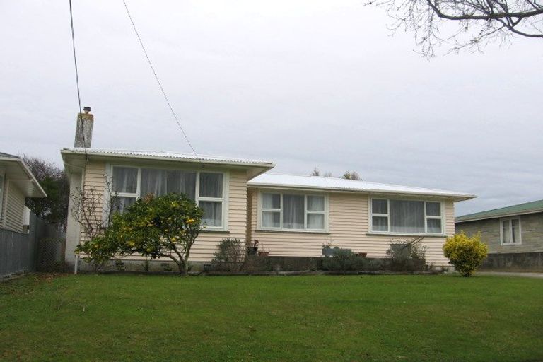 Photo of property in 47 Tararua Terrace, Cloverlea, Palmerston North, 4412