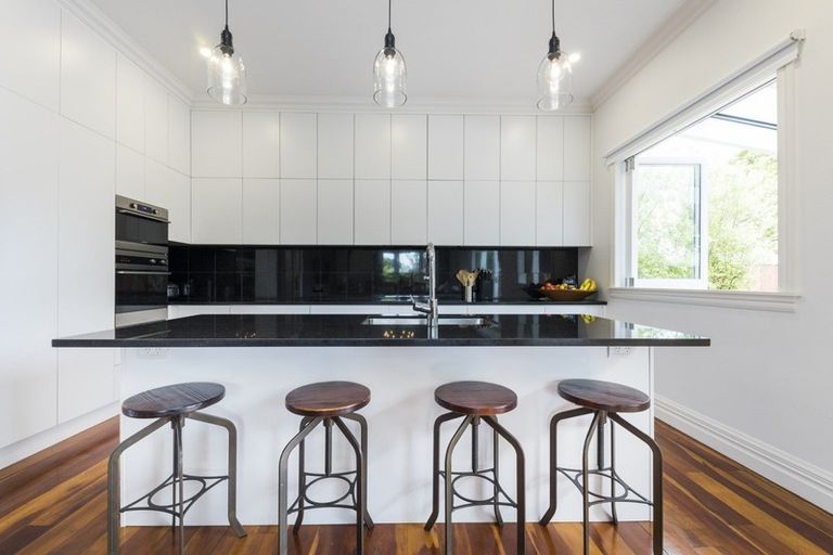 Photo of property in 232 Victoria Avenue, Hokowhitu, Palmerston North, 4410