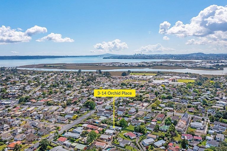 Photo of property in 3/14 Orchid Place, Te Atatu South, Auckland, 0610