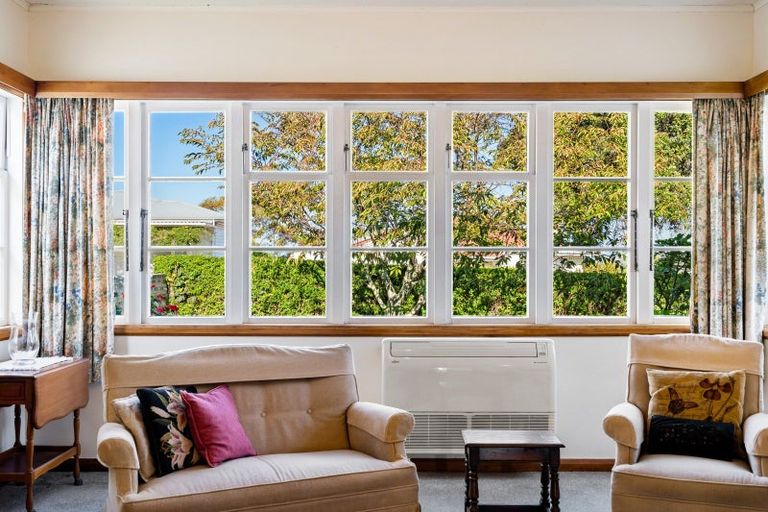 Photo of property in 11 Coleman Terrace, Hospital Hill, Napier, 4110