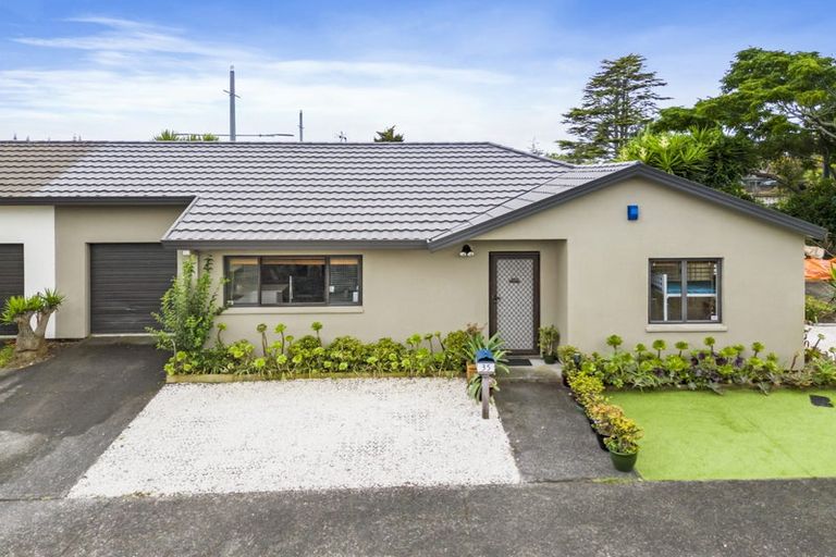 Photo of property in 10/17 Neta Grove, Henderson, Auckland, 0612