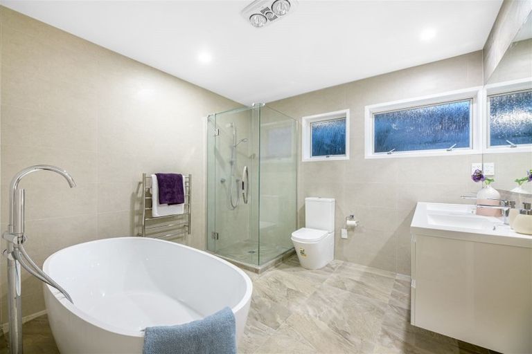 Photo of property in 5 Maxwelton Drive, Mairangi Bay, Auckland, 0630