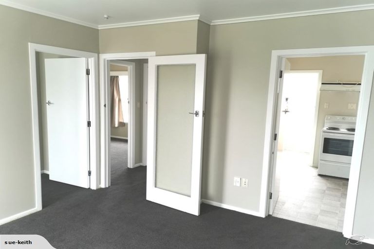 Photo of property in 2/27 Holland Road, Hillcrest, Auckland, 0627