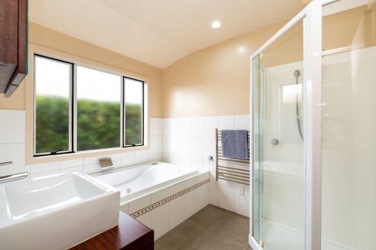 Photo of property in 68 Rochfort Road, Havelock North, 4130