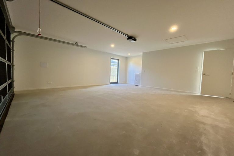 Photo of property in 21 Rita Angus Road, Belfast, 8051