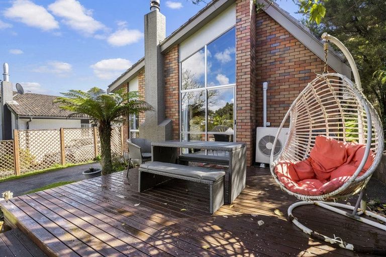 Photo of property in 2/19 Simon Ellice Drive, Bayview, Auckland, 0629