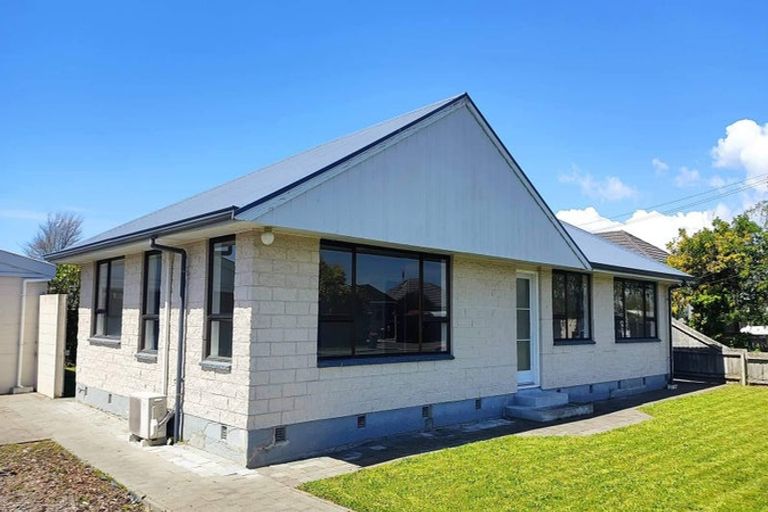 Photo of property in 122 Bower Avenue, New Brighton, Christchurch, 8083