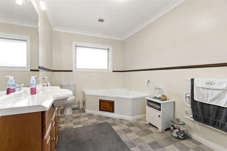Photo of property in 4 Clayden Drive, Gulf Harbour, Whangaparaoa, 0930