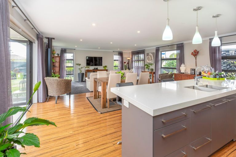 Photo of property in 2 Mirabell Place, Patumahoe, Pukekohe, 2679