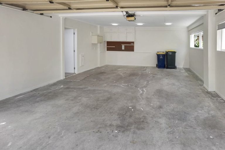 Photo of property in 2/27 Waitemata Road, Hauraki, Auckland, 0622