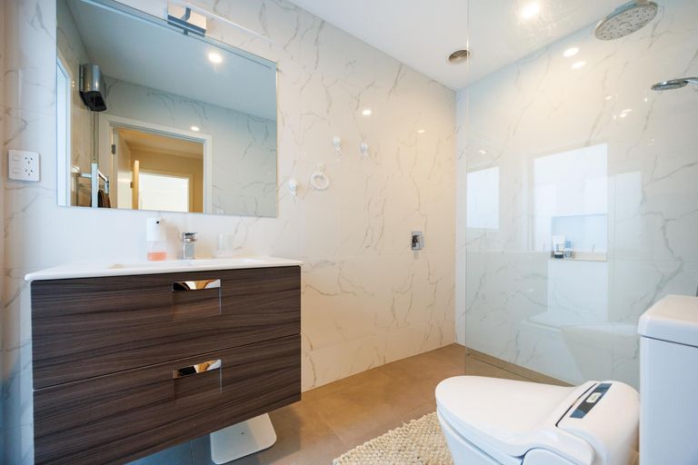 Photo of property in 42 Cyprus Place, Fitzherbert, Palmerston North, 4410