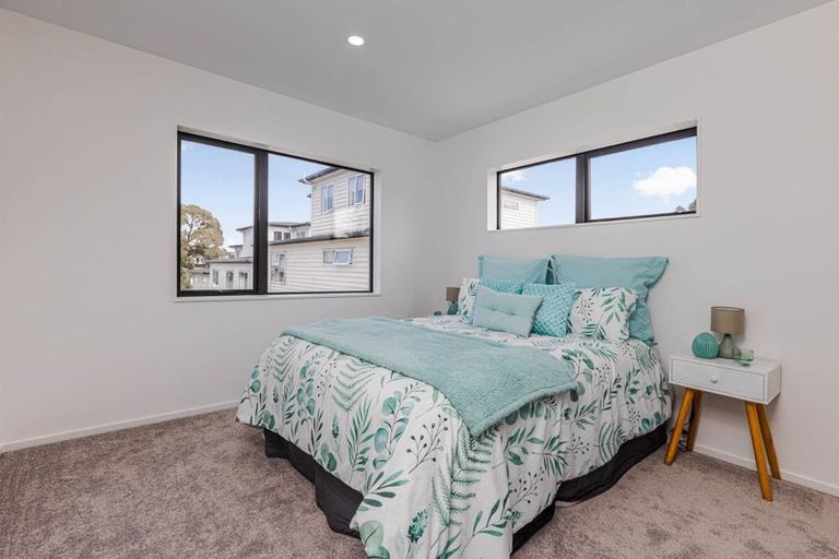 Photo of property in 7b Gladfield Lane, Te Atatu Peninsula, Auckland, 0610