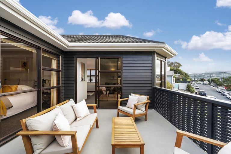 Photo of property in 15 Cavendish Square, Strathmore Park, Wellington, 6022