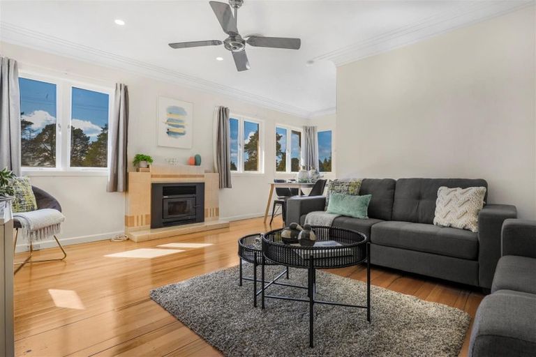 Photo of property in 1/60 Racecourse Road, Waiuku, 2123