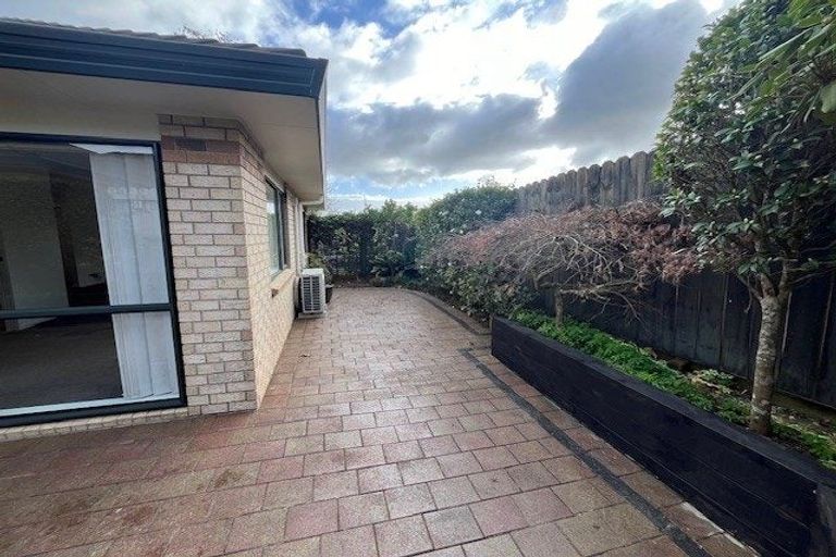 Photo of property in 9 Ardkeen Place, East Tamaki, Auckland, 2016