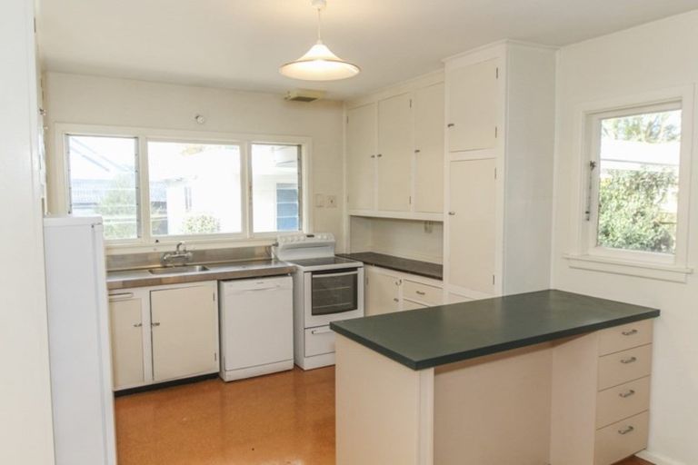 Photo of property in 32 Bryndwr Road, Fendalton, Christchurch, 8052