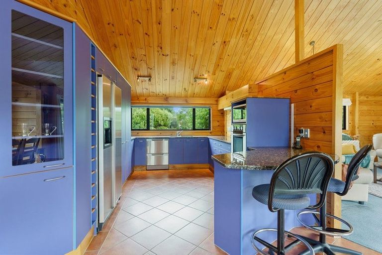 Photo of property in 16 Alexander Street, Waikanae, 5036