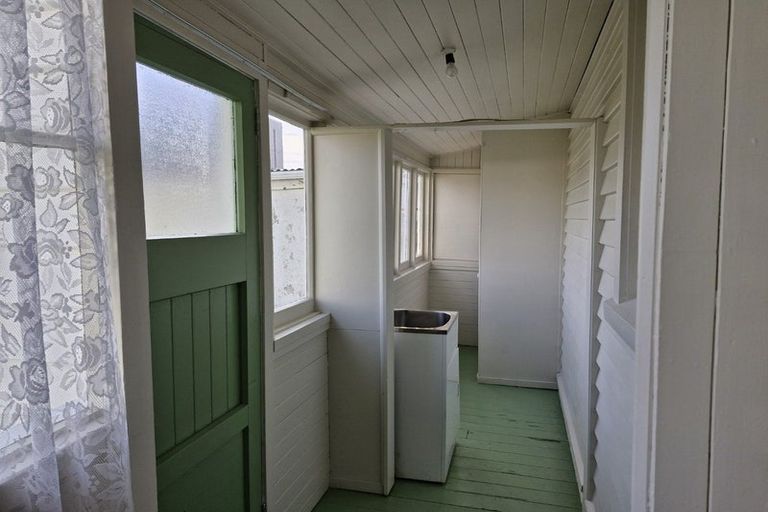 Photo of property in 37 Bay Street, Petone, Lower Hutt, 5012