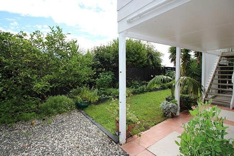 Photo of property in 1/49 Brigantine Drive, Beach Haven, Auckland, 0626