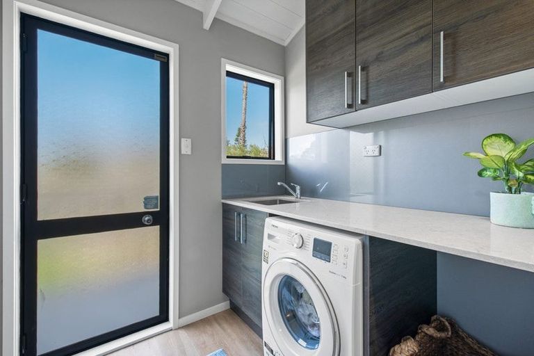 Photo of property in 76 Torkar Road, Clarks Beach, 2122