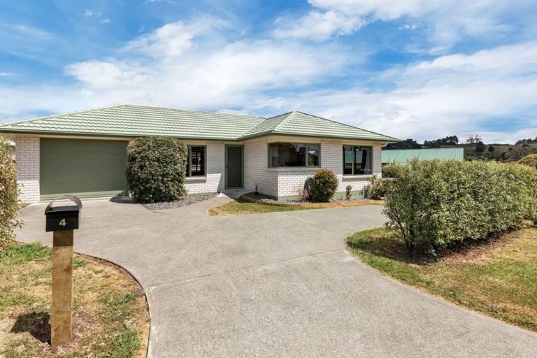 Photo of property in 4 Ash Street, Maungaturoto, 0520