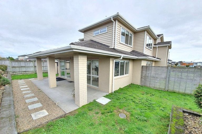 Photo of property in 99 Bayvista Drive, Karaka, Papakura, 2113