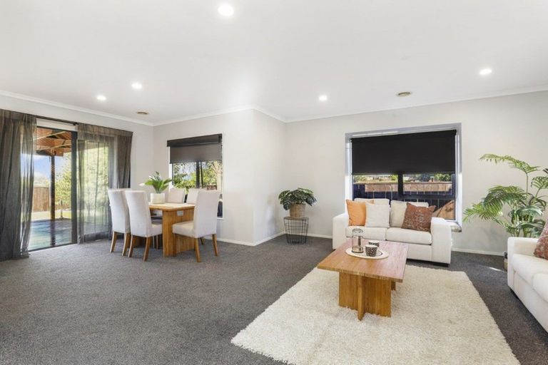 Photo of property in 49 Ayrshire Drive, Grandview Heights, Hamilton, 3200