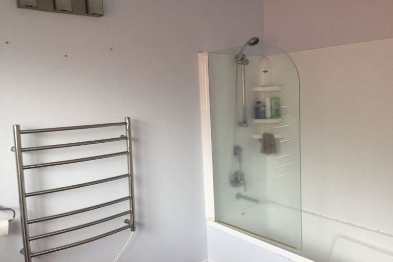 Photo of property in 2 Finchley Road, Torbay, Auckland, 0632