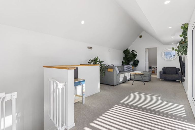 Photo of property in 2/231 Hurstmere Road, Takapuna, Auckland, 0622