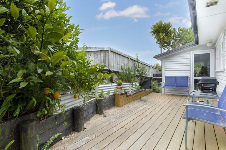 Photo of property in 11 Mangakura Road, Helensville, 0800