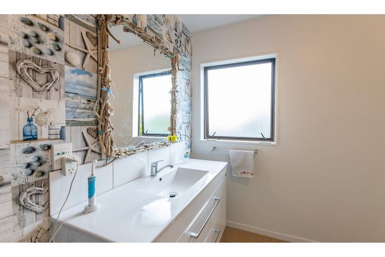 Photo of property in 51a Shackleton Street, New Brighton, Christchurch, 8061