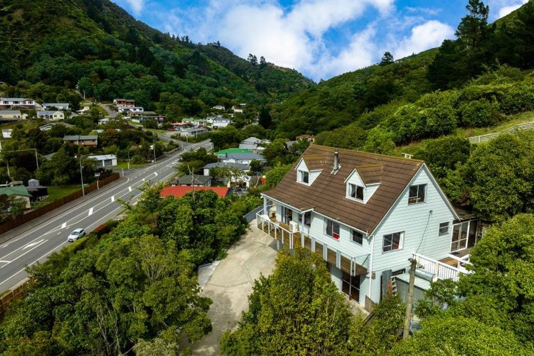 Photo of property in 45 Dorset Street, Picton, 7220