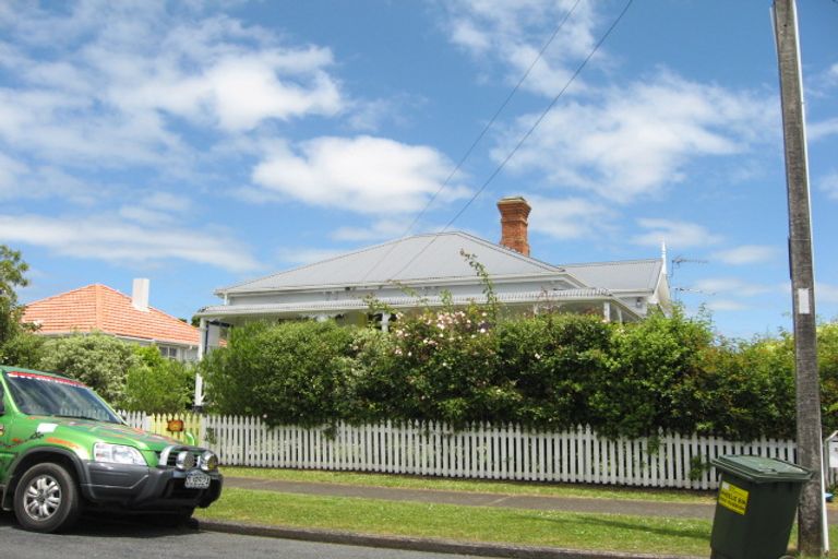 Photo of property in 6 Russell Avenue, Pukekohe, 2120