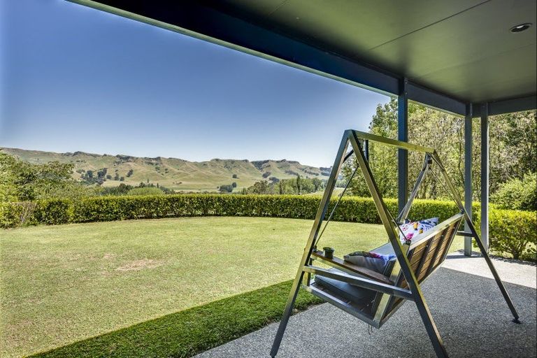 Photo of property in 35 Raratu Road, Kahuranaki, Havelock North, 4295