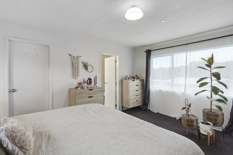 Photo of property in 14 Cypress Grove, Paraparaumu, 5032