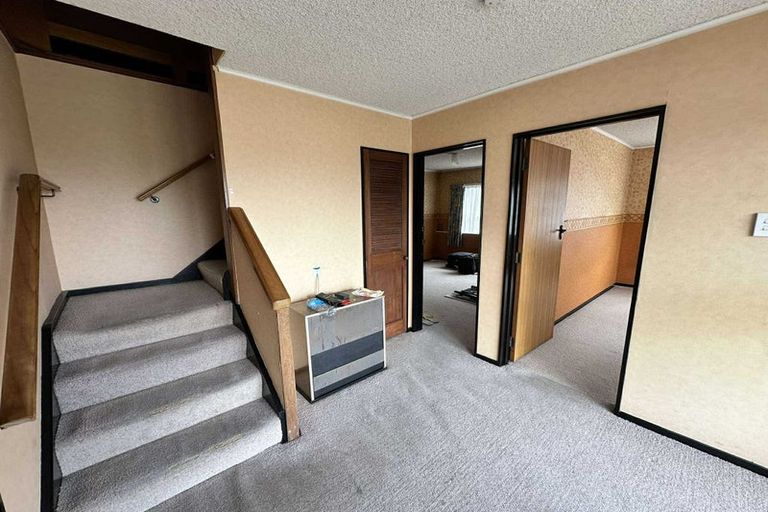 Photo of property in 1 Bishops Glen, Tawa, Wellington, 5028