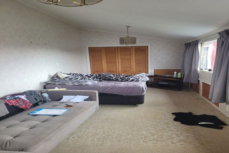 Photo of property in 48 Taikata Road, Te Atatu Peninsula, Auckland, 0610