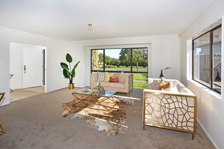 Photo of property in 52 Bob Charles Drive, Golflands, Auckland, 2013