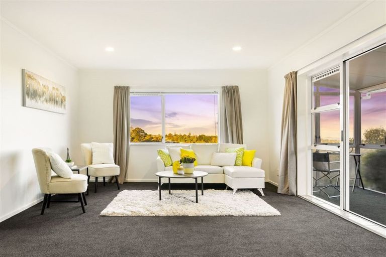 Photo of property in 2/86 Don Buck Road, Massey, Auckland, 0614